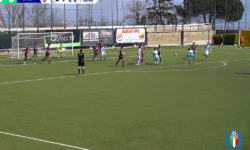 Napoli, stratosferico gol di Iovine nel 2-0 sul Crotone